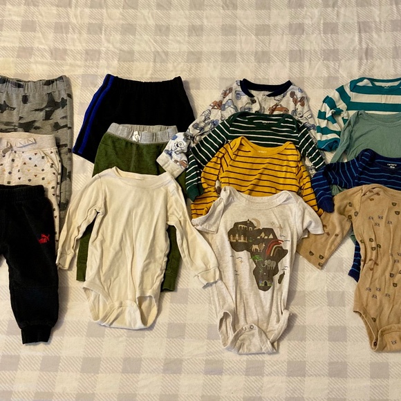 Lot of boys clothes 12-18 months (Mostly Carters) - Picture 1 of 2